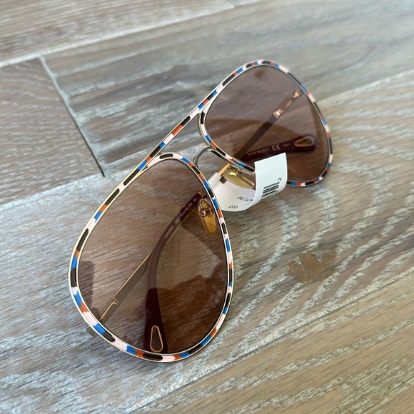 Authentic CHLOÉ Sunglasses - Picture 4 of 9